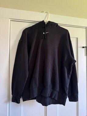 Women’s black Nike sweatshirt